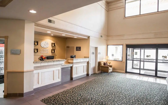 photo 3 of Comfort Suites University Area Notre Dame-South Bend