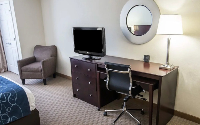 photo 4 of Comfort Suites University Area Notre Dame-South Bend