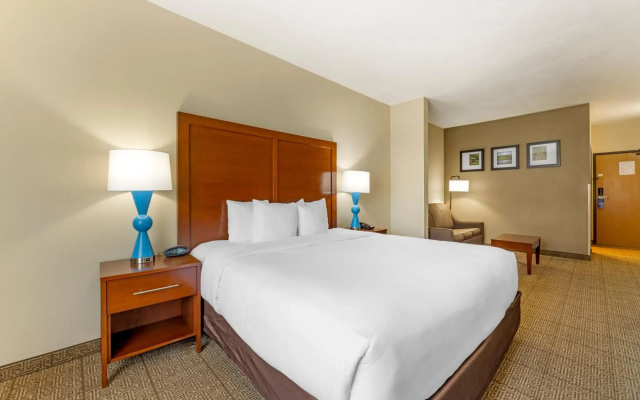 photo 4 of Comfort Suites Near Vancouver Mall