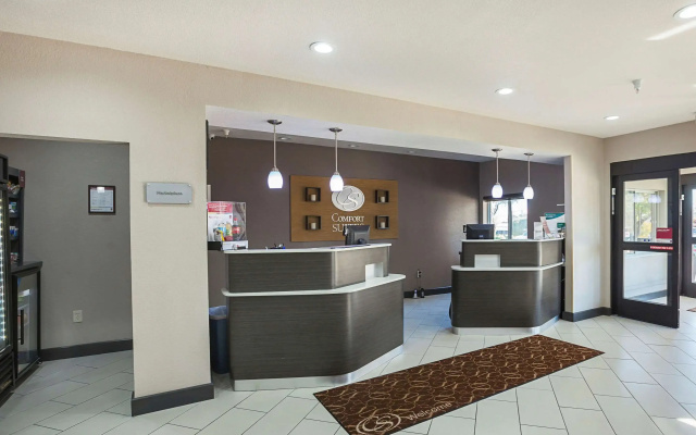 photo 2 of Comfort Suites Lewisville - Dallas