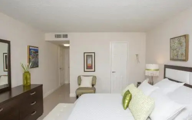 photo 5 of Comfortable 1BD Apartment with Water View in Hallandale Beach