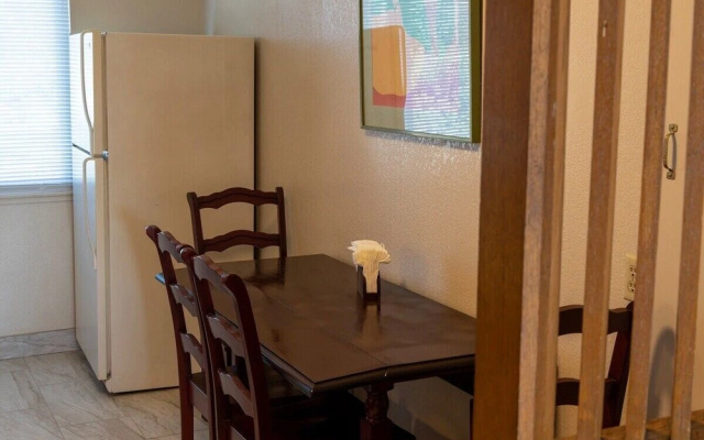 photo 4 of Comfortable and Clean 2-bedroom in Santa Clara