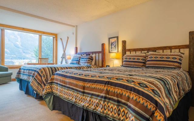 photo 5 of Comfortable Cozy Condo - Short Walk to American Eagle Lift - SH402 by RedAwning