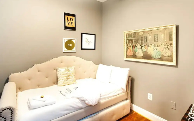 photo 2 of Modernized DC Rowhome in city-center