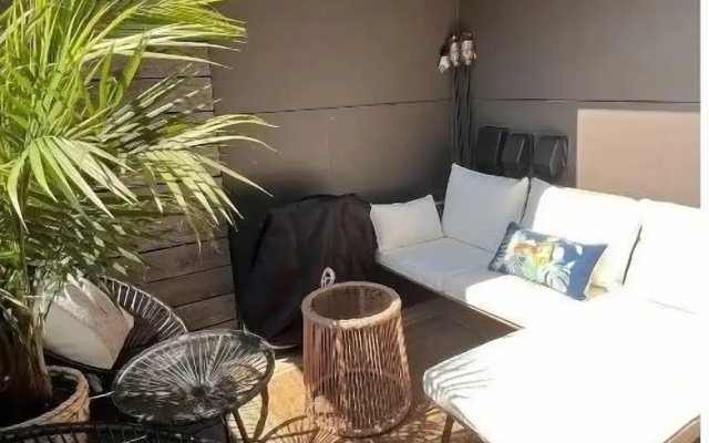 photo 2 of Comfy 1br + Detached Cute Studio In Columbia City! 2 Bedroom Home