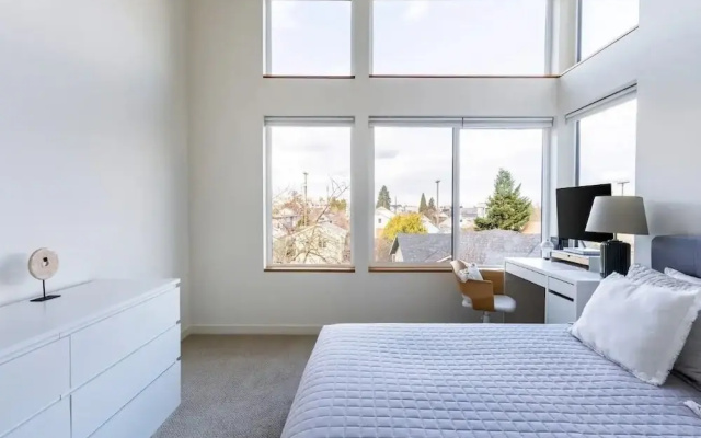 photo 5 of Comfy 1br + Detached Cute Studio In Columbia City! 2 Bedroom Home