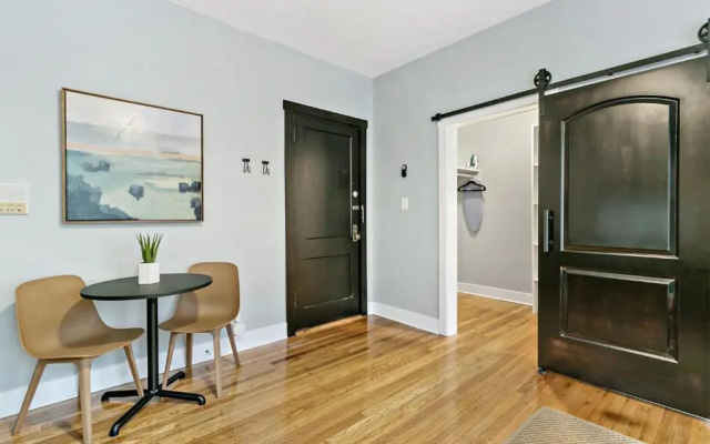 photo 3 of Comfy 1BR walk to Wellington 20min to Downtown