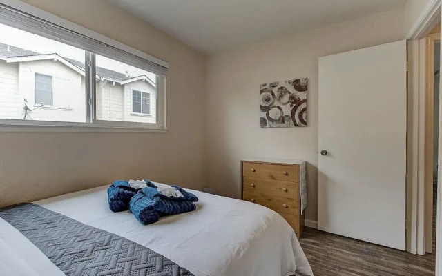 photo 5 of Comfy 2-bedroom, 5min to Concord Bart