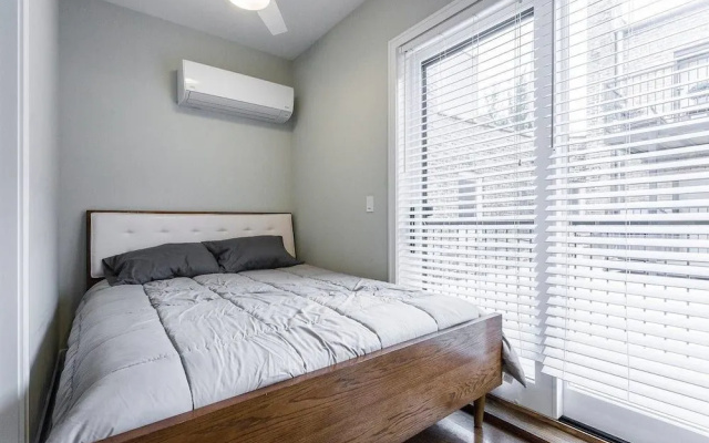 photo 4 of Comfy Executives Studio