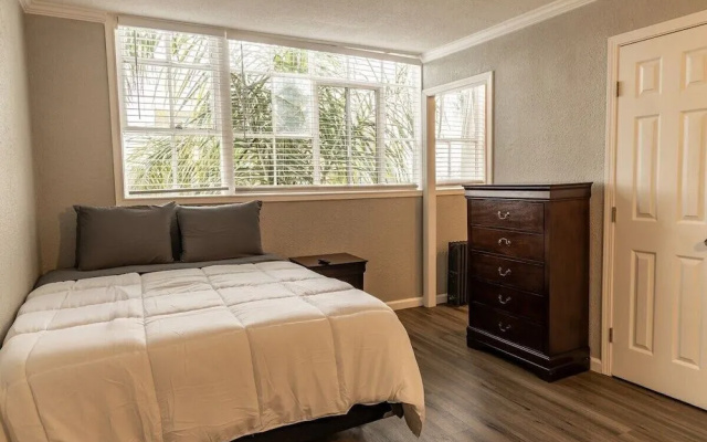 photo 2 of Comfy Studio in West Oakland