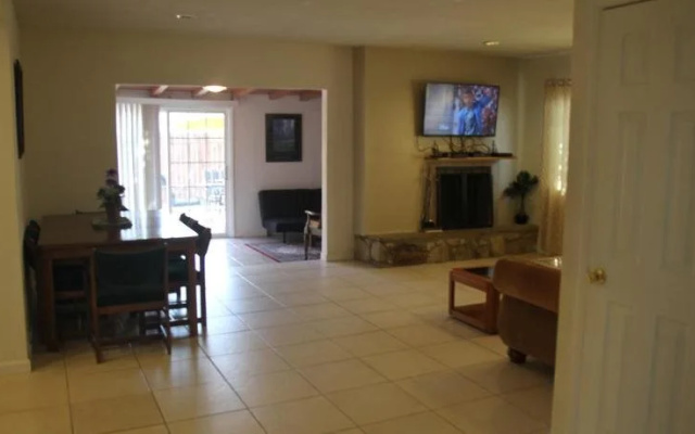 photo 2 of Comfy Studio Suite