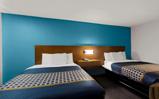 photo 4 of Rodeway Inn Commerce