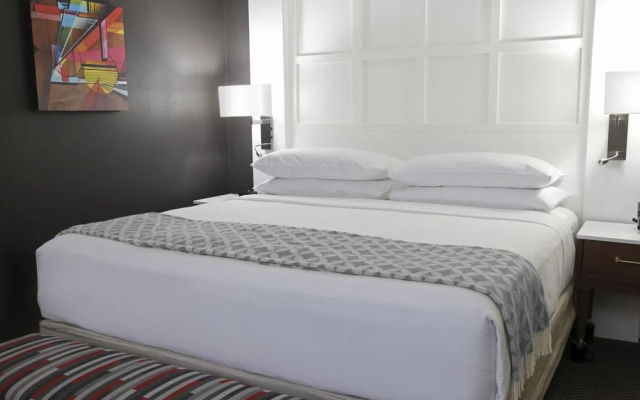 photo 5 of Commonwealth Park Suites Hotel