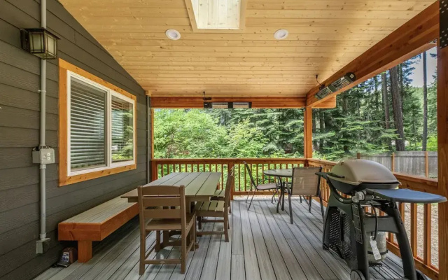 photo 4 of Compass Cabin 2 Bedroom Homeby NW Comfy Cabins by RedAwning