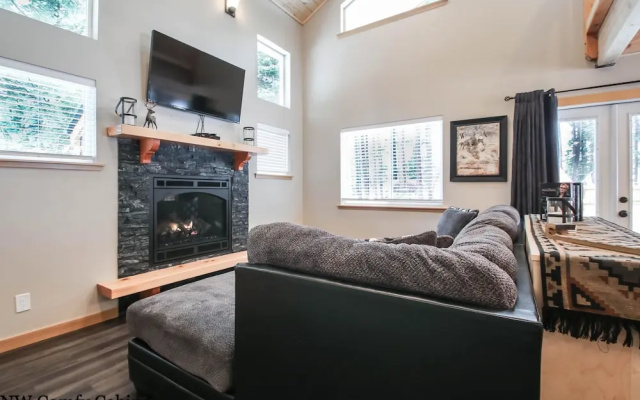 photo 3 of Compass Cabin Holiday home 2 NW Comfy Cabins