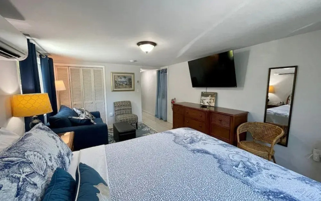 photo 2 of Conch Cottage 1 Bedroom Villa by RedAwning