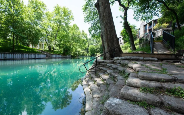 photo 5 of Condo de Comal CW C101