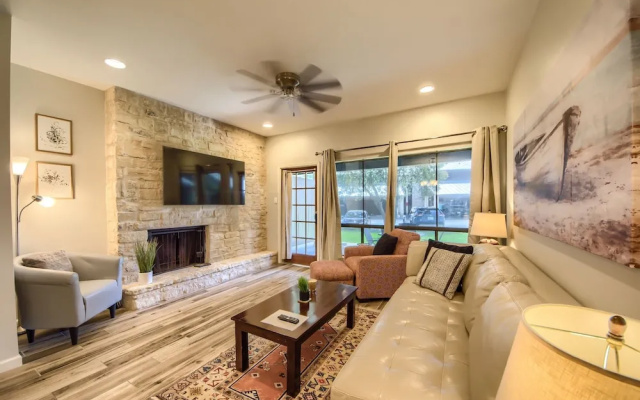 photo 4 of De Comal Cw C101 2 Bedroom Condo by RedAwning