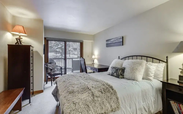 photo 5 of Condo Near Golf Club ~ 2 Mi to Vail Ski Resort!