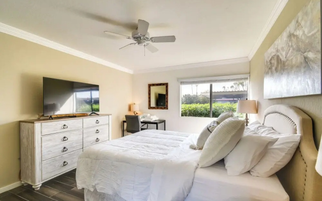 photo 5 of Near Fashion Square & Old Town: Scottsdale Condo!