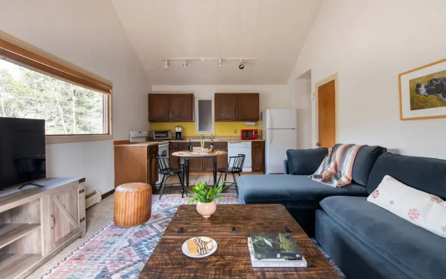 photo 5 of Condor by Avantstay Gorgeous Mountain Home w/ Hot Tub & Sauna