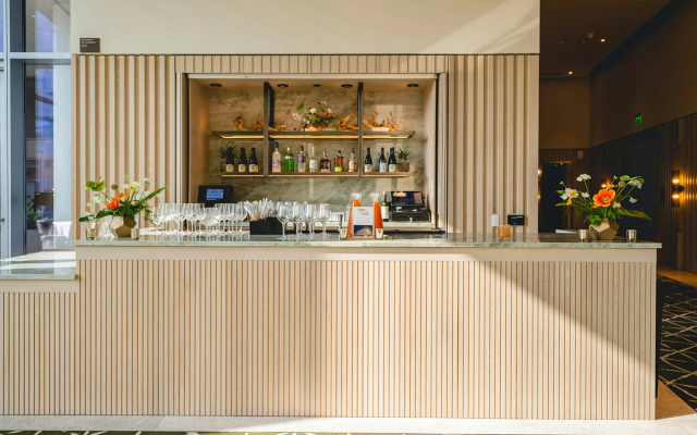 photo 2 of Conrad Los Angeles