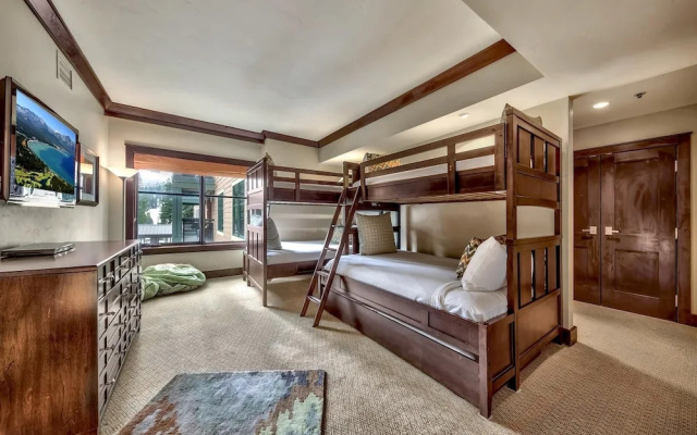 photo 4 of 3 Bedroom Private -Tons Of Amenities Condo by RedAwning