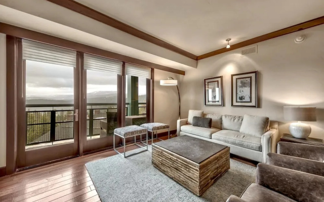photo 3 of Summer Sale: Constellation S | 3 Bedroom Penthouse Condo by RedAwning