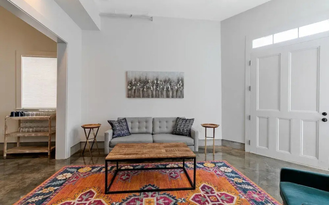 photo 4 of Contemporary 2BR in Garden District By Hosteeva