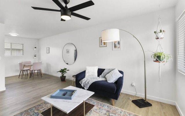 photo 5 of Contemporary Condo in Central Biltmore