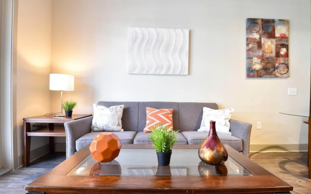 photo 2 of Design District Apts Near Market Ctr by Frontdesk
