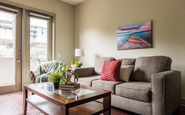 photo 4 of Design District Apts Near Market Ctr by Frontdesk