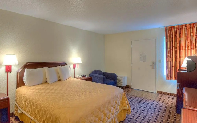 photo 3 of Continental Inn Charlotte
