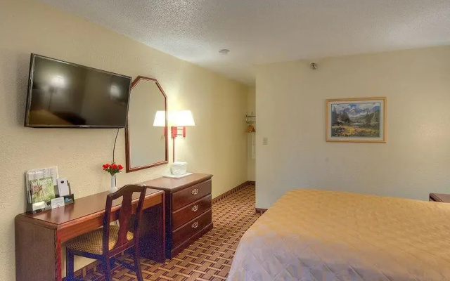 photo 4 of Continental Inn Charlotte