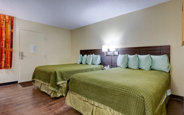 photo 5 of Continental Inn Charlotte
