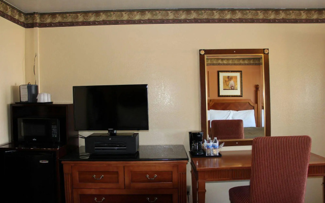 photo 2 of Continental Lodge