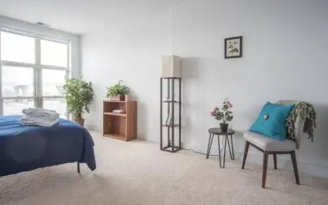 photo 2 of Convenient 1BR in 3rd Ward with Parking