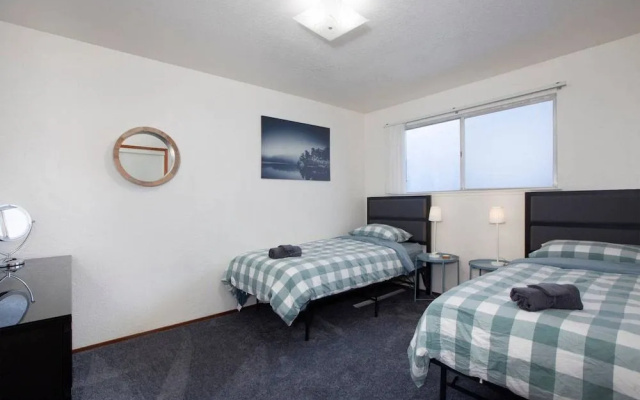 photo 2 of Convenient 2 bedroom, walk to Bart, 10 min to Berkeley