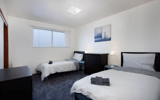 photo 3 of Convenient 2 bedroom, walk to Bart, 10 min to Berkeley