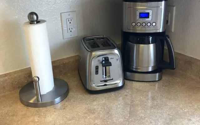 photo 5 of Convenient 2 bedroom, walk to Bart, 10 min to Berkeley
