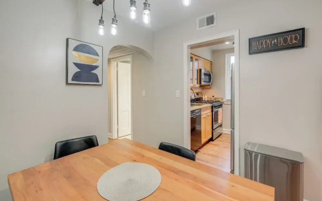 photo 2 of Convenient Arlington Condo ~ 4 Mi to National Mall