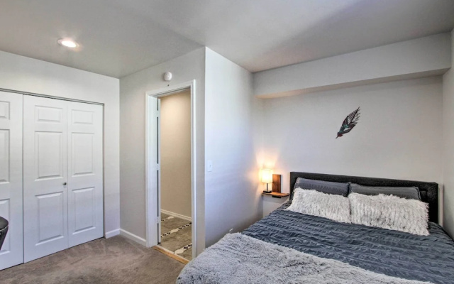 photo 2 of Convenient Burien Getaway: 12 Mi to Dtwn Sea!