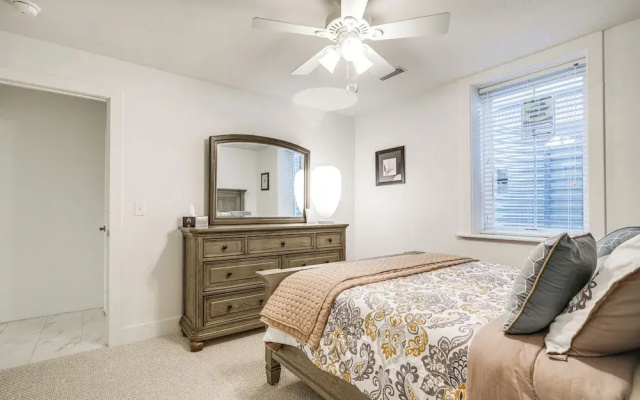 photo 4 of Convenient North Bend Apt: Half-mi to Notre Dame!