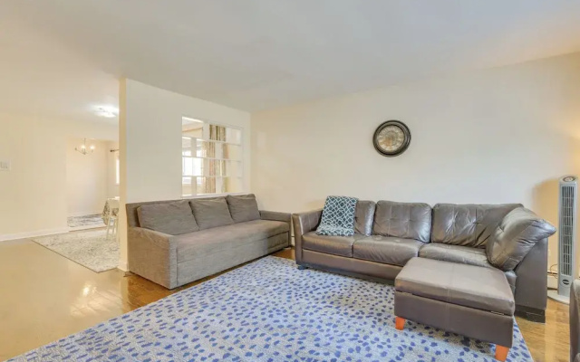 photo 2 of Walk to Train: Convenient Skokie Condo!