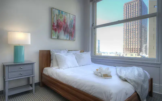 photo 3 of Cool 2BR in the Chicago Loop by Sonder