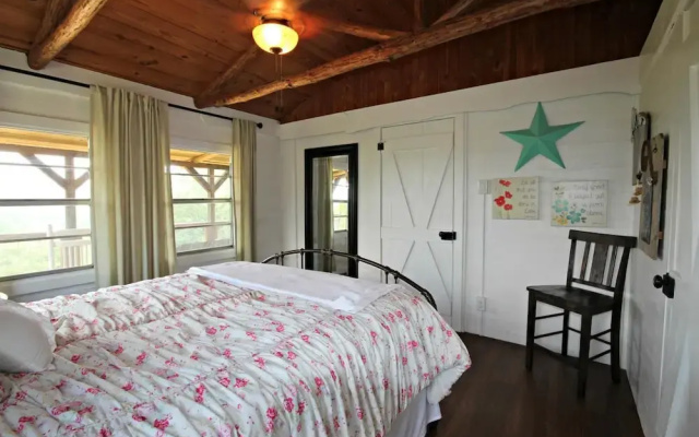 photo 3 of Coolview Cabin by RedAwning