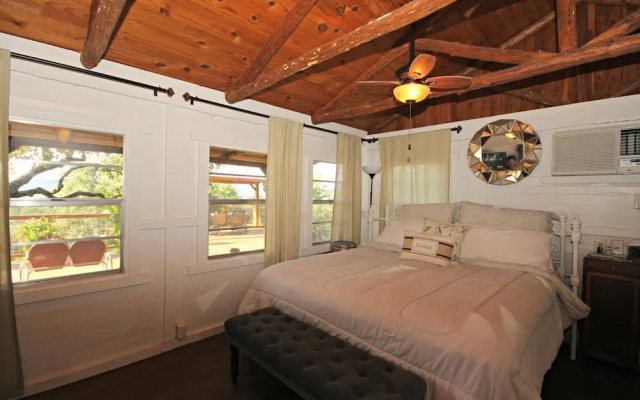 photo 5 of Coolview Cabin by RedAwning