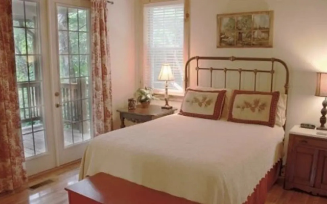 photo 4 of Coon`s Den-blue Ridge Cabin Rental
