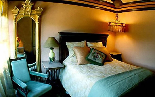 photo 2 of Cooperage Inn