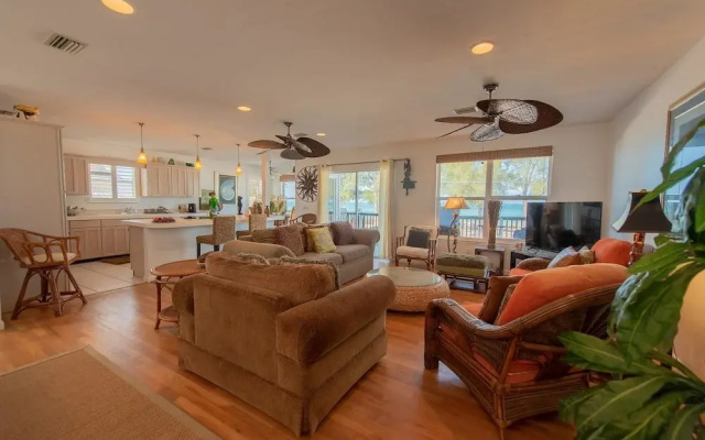 photo 2 of Coquina Breeze Apartment 2